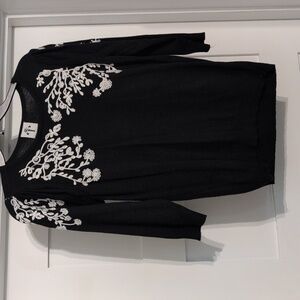 Rain+ Rose White Floral Embroidery Sweater Angora